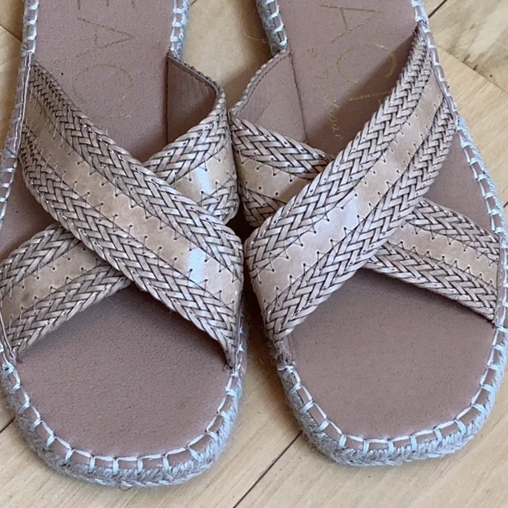 BEACH by Matisse hightide slide on sandals, espadrille flats. Women’s size 8
